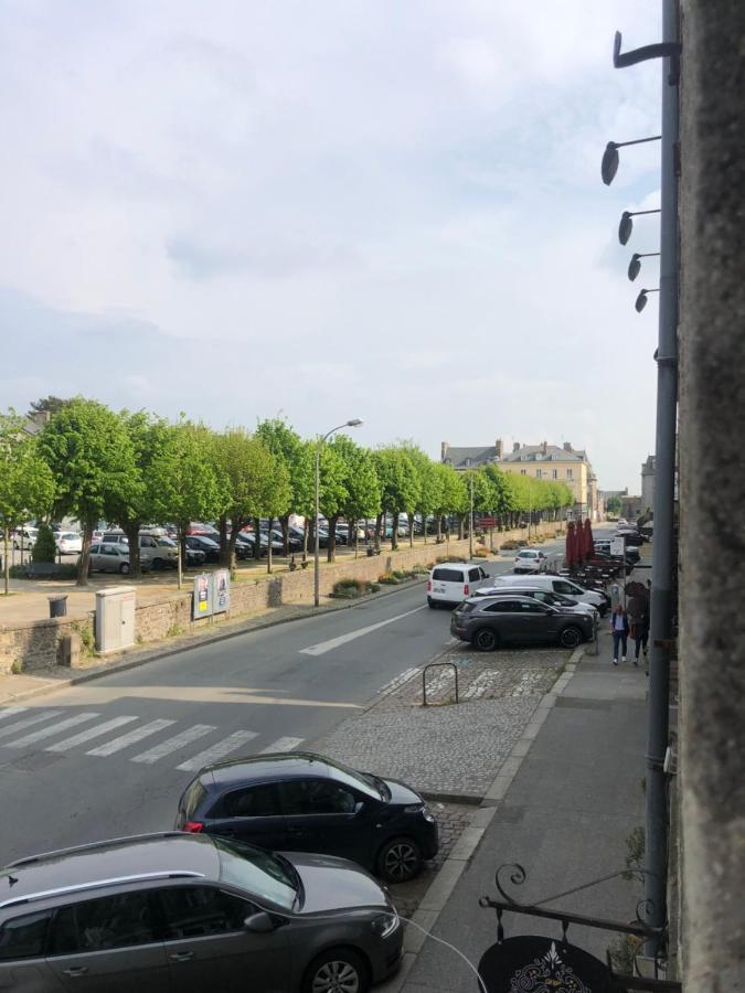 L'Aparthe Dinan - Vue Sur La Place Du Marche Exterior photo